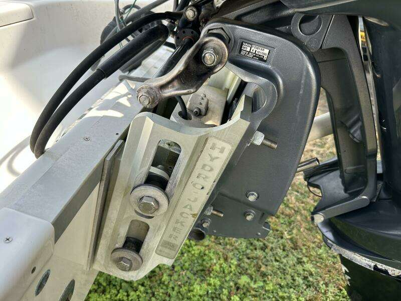 24ft NauticStar Yacht For Sale