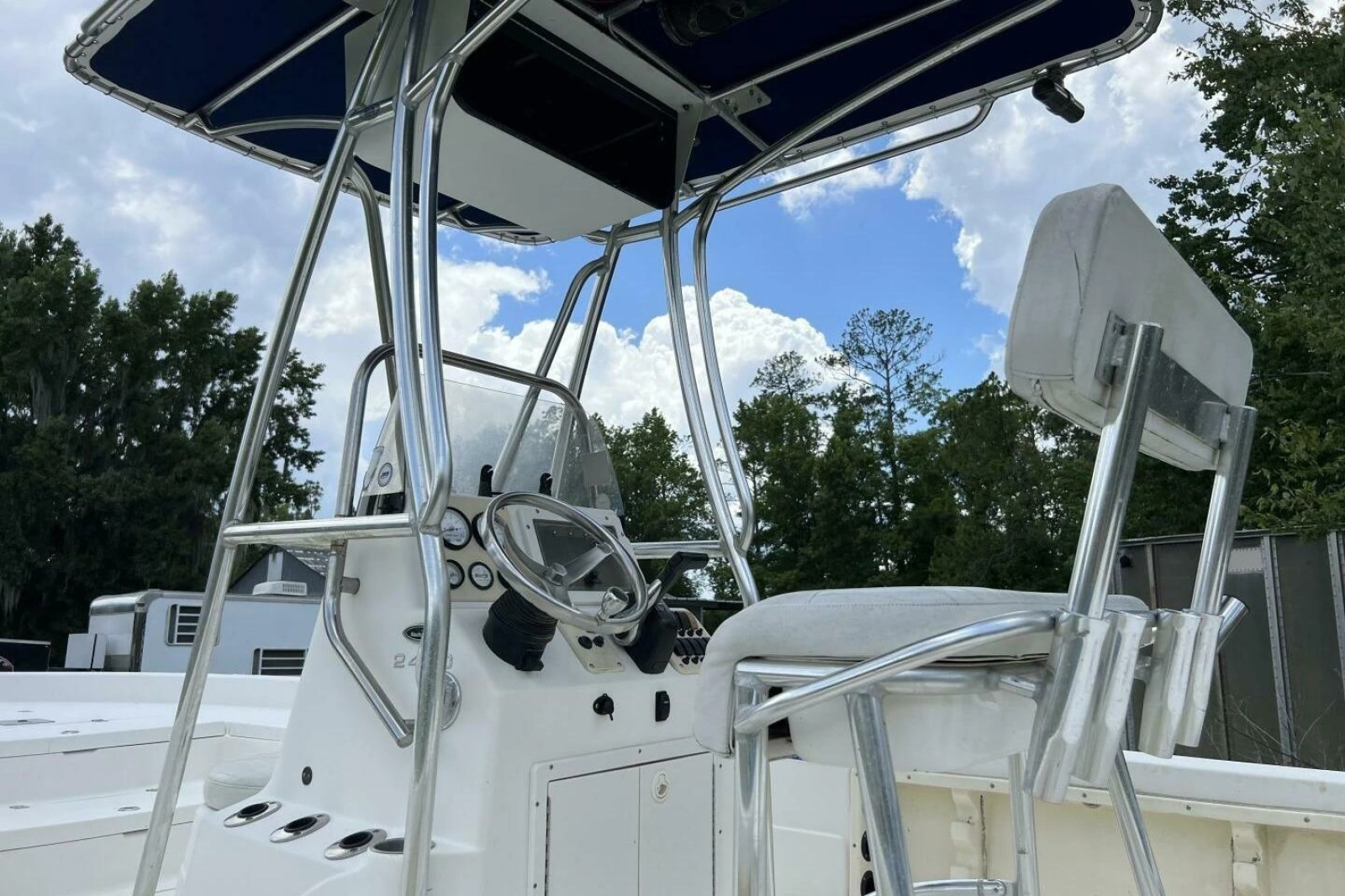 2008 NauticStar 2400 NauticBAY