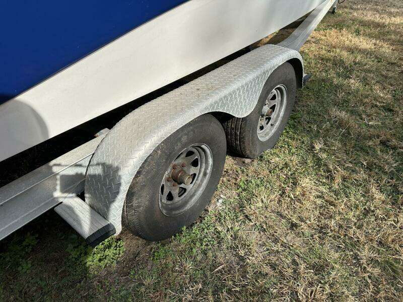 24ft NauticStar Yacht For Sale