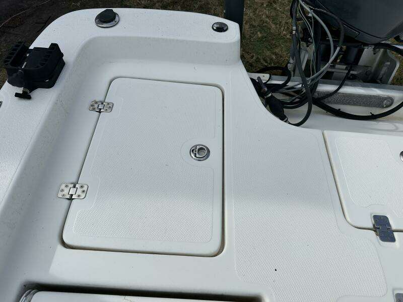 24ft NauticStar Yacht For Sale