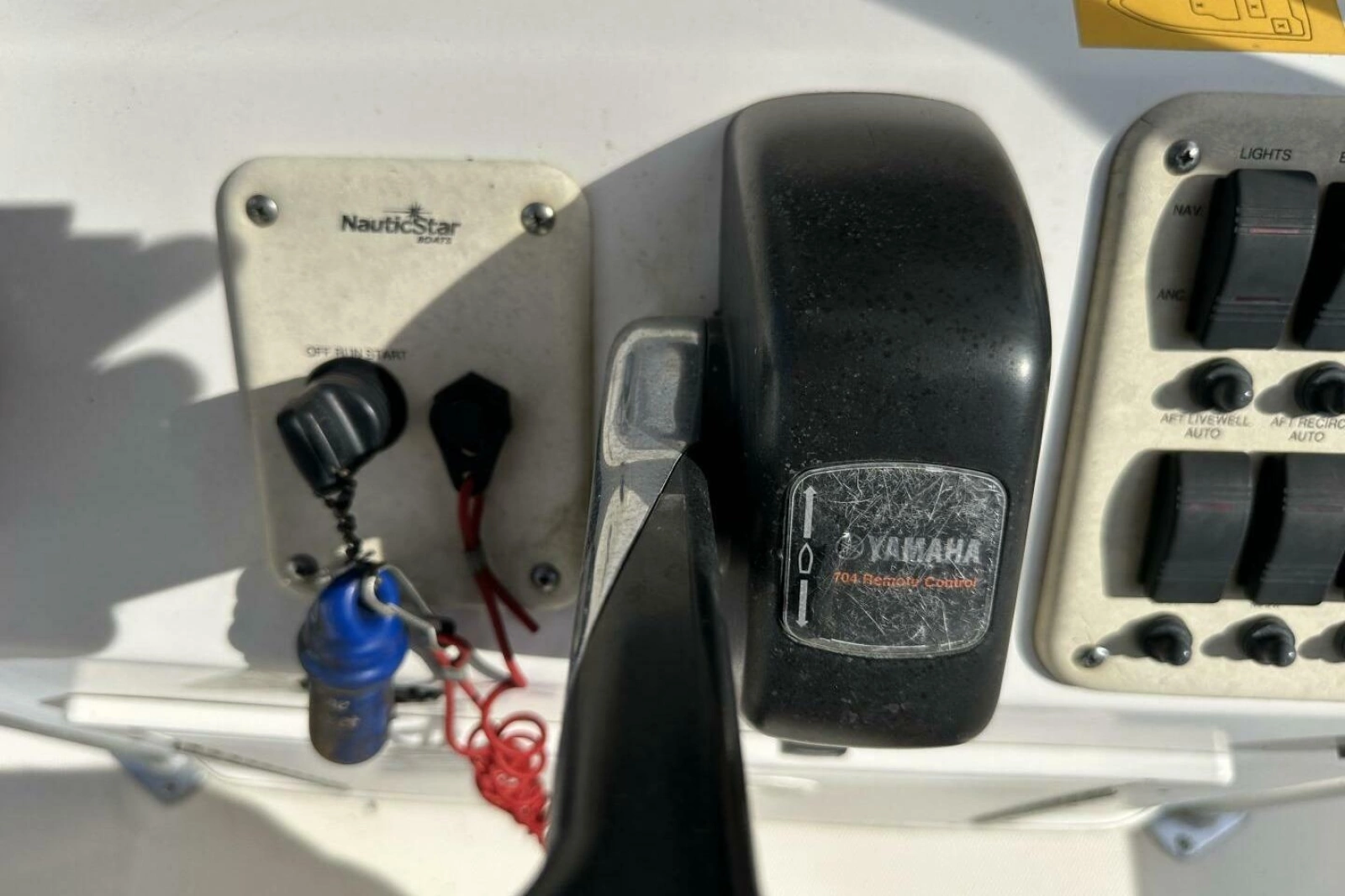 2008 NauticStar 2400 NauticBAY