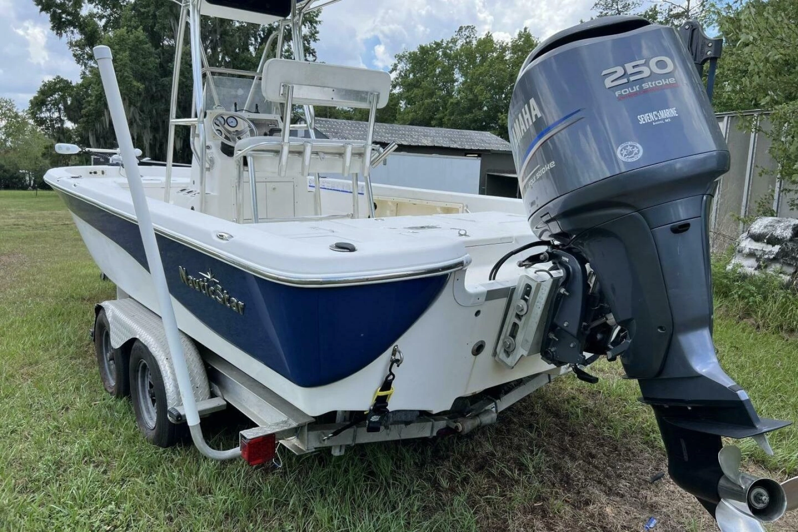 2008 NauticStar 2400 NauticBAY