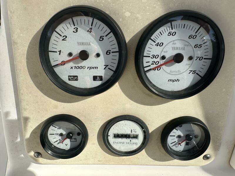 24ft NauticStar Yacht For Sale