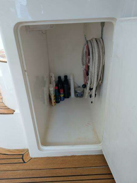 Different Drummer 50ft Viking Princess Yacht For Sale