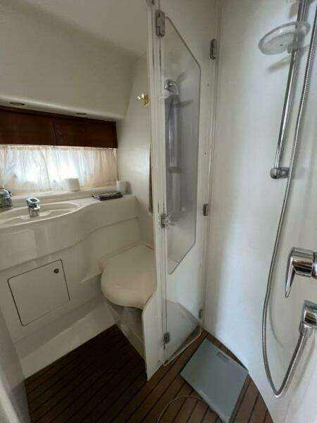 Different Drummer 50ft Viking Princess Yacht For Sale