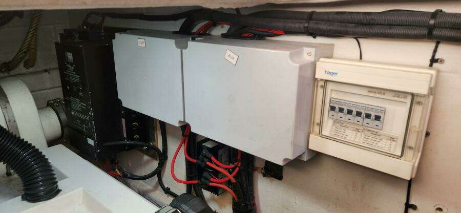 Different Drummer 50ft Viking Princess Yacht For Sale