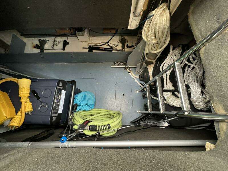 Different Drummer 50ft Viking Princess Yacht For Sale