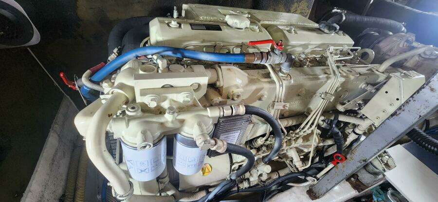 Different Drummer 50ft Viking Princess Yacht For Sale