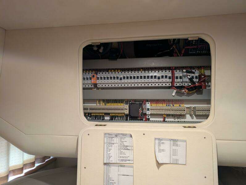 Different Drummer 50ft Viking Princess Yacht For Sale