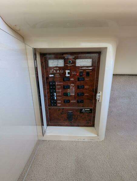 Different Drummer 50ft Viking Princess Yacht For Sale