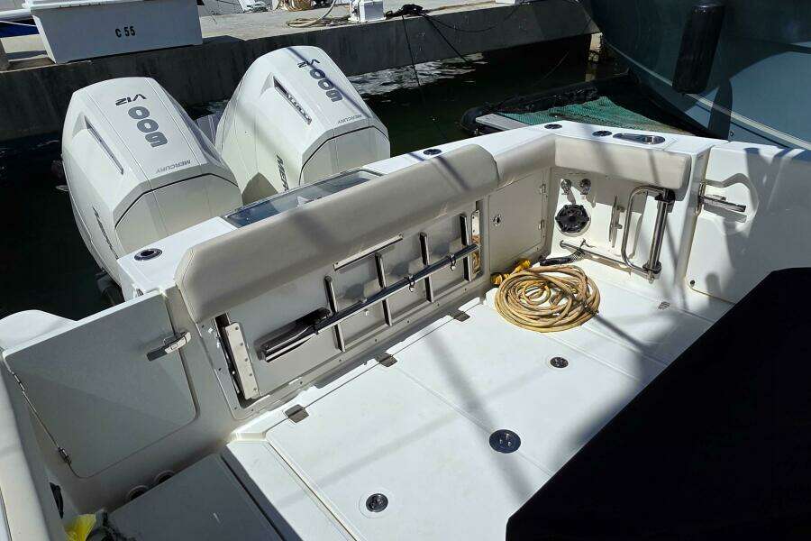 36ft Boston Whaler Yacht For Sale