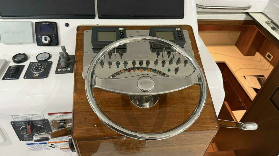 Start Me Up 45ft Hatteras Yacht For Sale