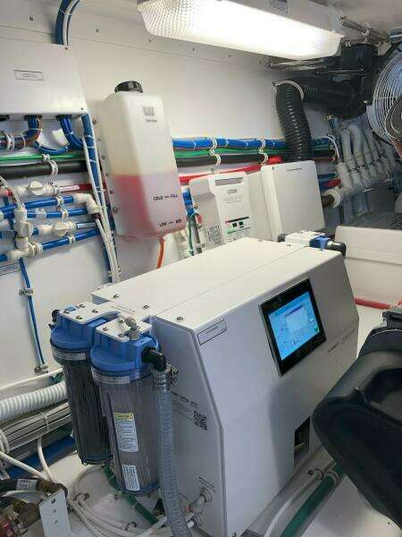 Start Me Up 45ft Hatteras Yacht For Sale