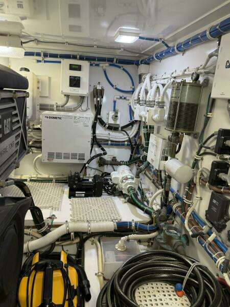 Start Me Up 45ft Hatteras Yacht For Sale