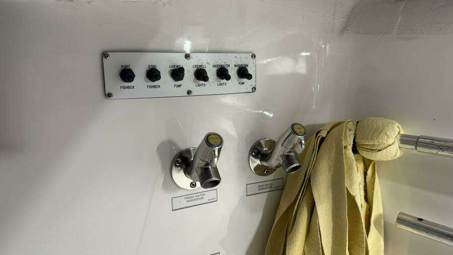 Start Me Up 45ft Hatteras Yacht For Sale