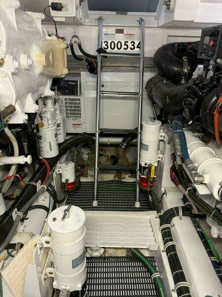 Start Me Up 45ft Hatteras Yacht For Sale