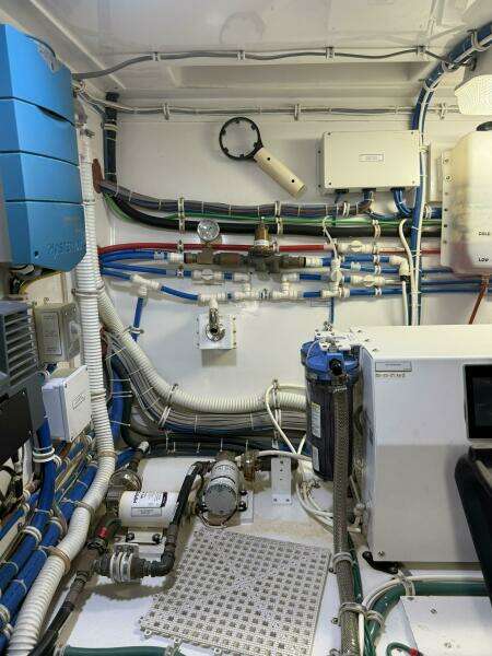 Start Me Up 45ft Hatteras Yacht For Sale