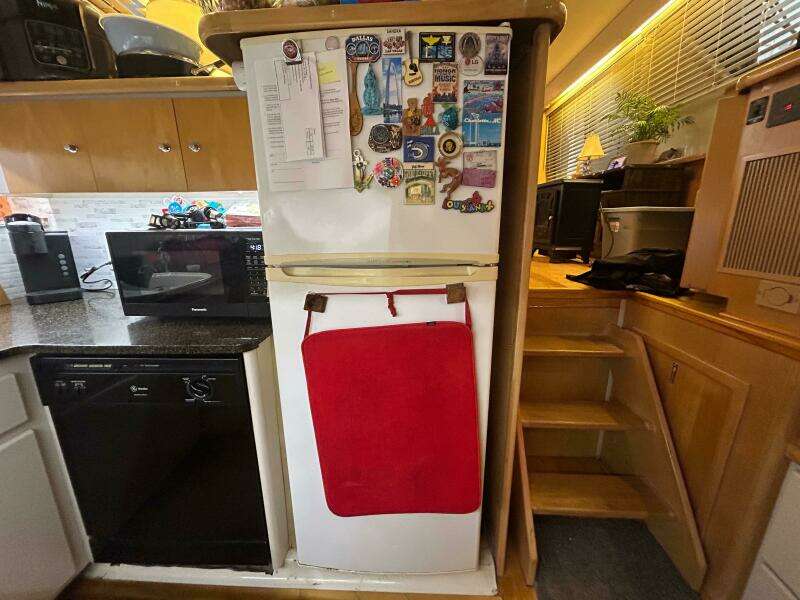 Contentment 44ft Carver Yacht For Sale