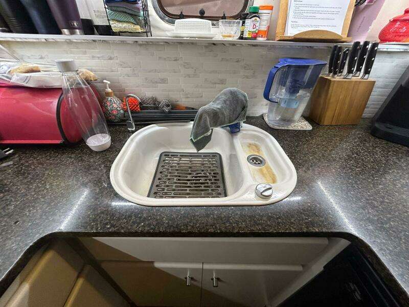 Contentment 44ft Carver Yacht For Sale