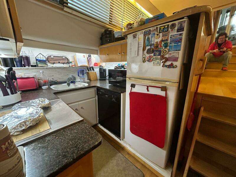 Contentment 44ft Carver Yacht For Sale