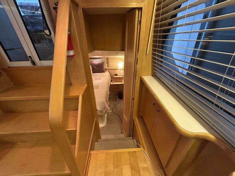 Contentment 44ft Carver Yacht For Sale