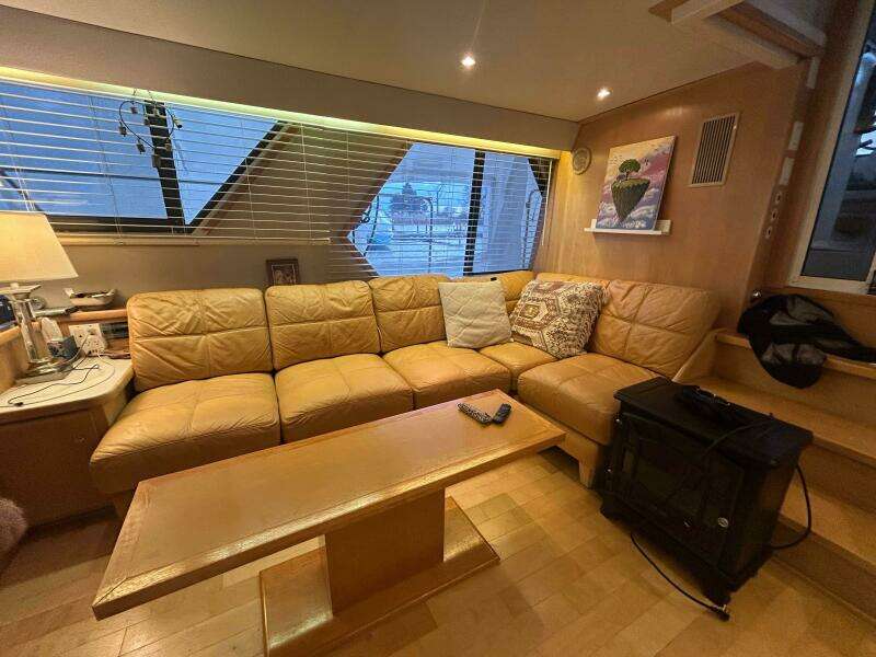 Contentment 44ft Carver Yacht For Sale