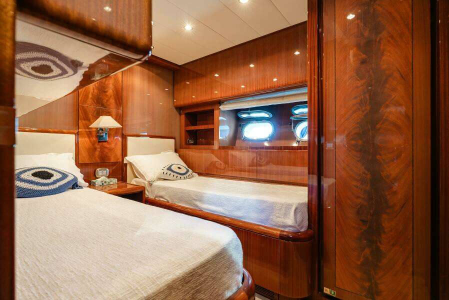 CLARITA 85ft Leopard Yacht For Sale