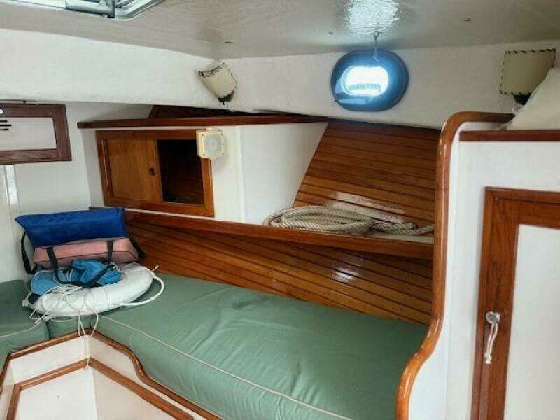 32ft Jarvis Newman Yacht For Sale