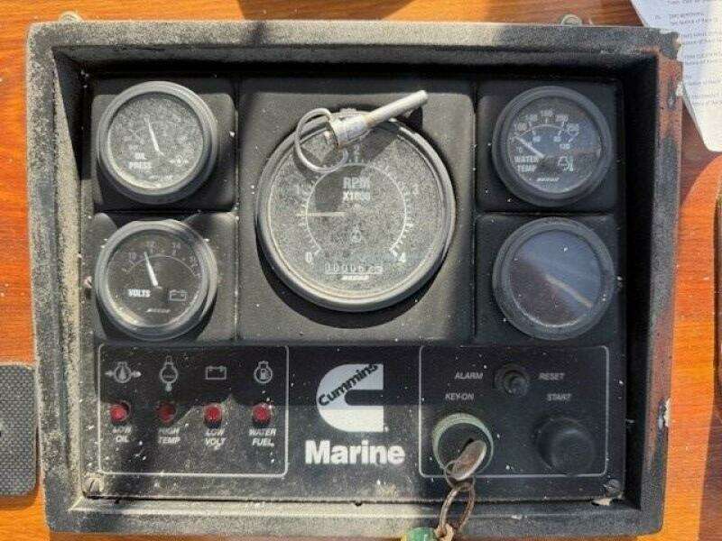 32ft Jarvis Newman Yacht For Sale