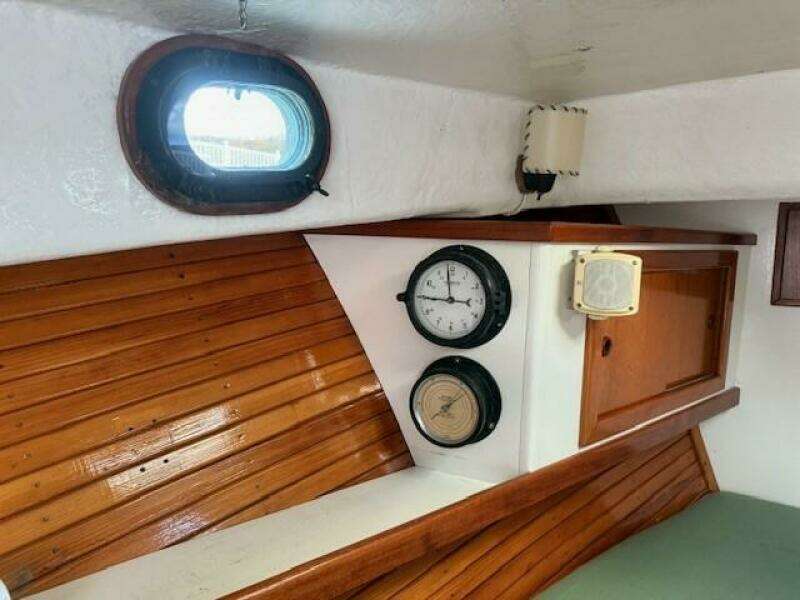 32ft Jarvis Newman Yacht For Sale