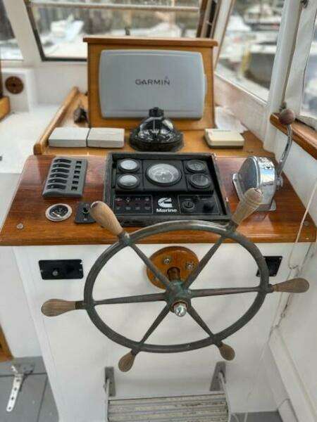 32ft Jarvis Newman Yacht For Sale