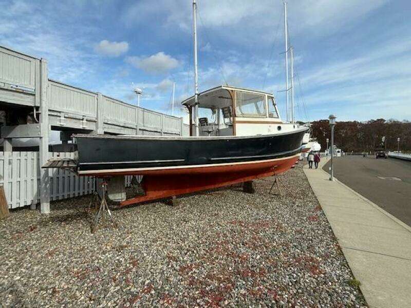 32ft Jarvis Newman Yacht For Sale