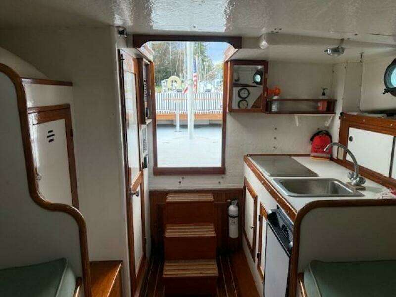 32ft Jarvis Newman Yacht For Sale