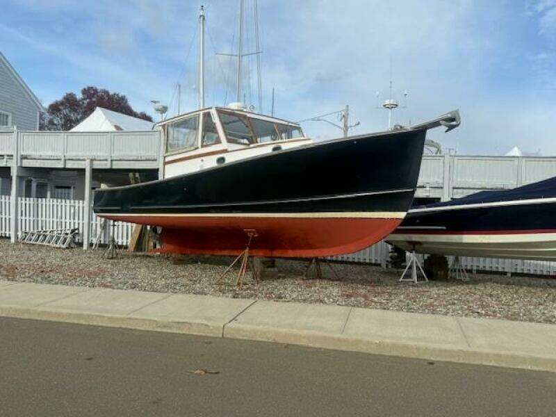32ft Jarvis Newman Yacht For Sale
