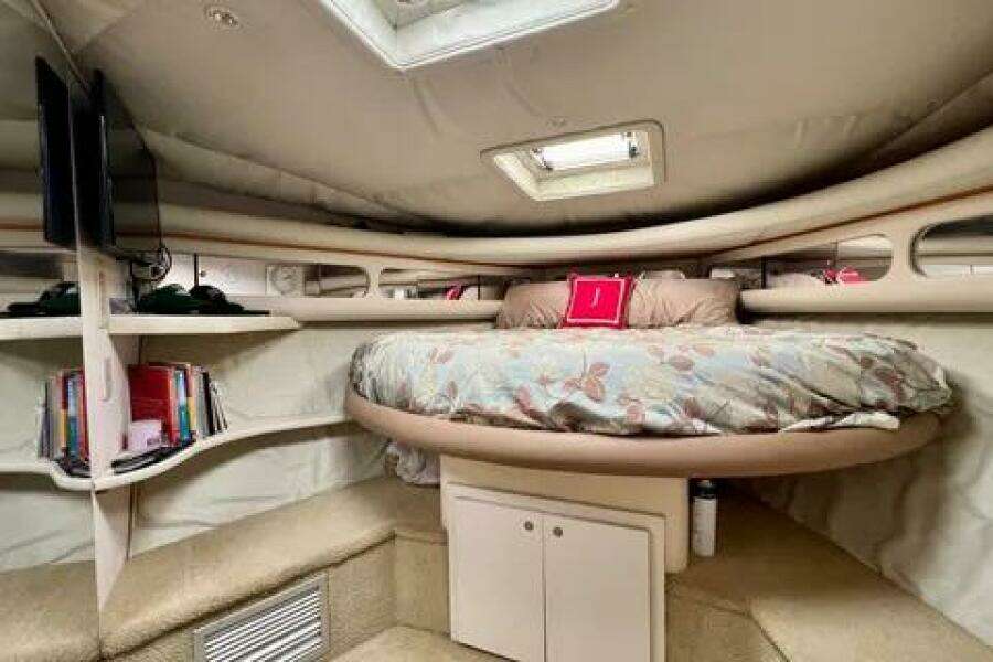 42ft Cruisers Yachts Yacht For Sale