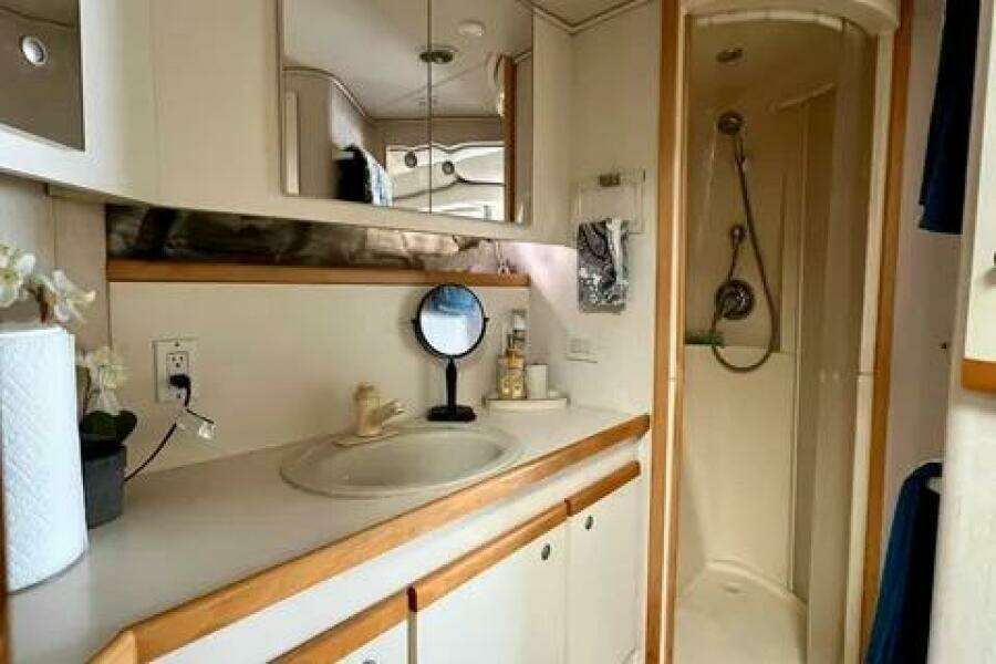42ft Cruisers Yachts Yacht For Sale