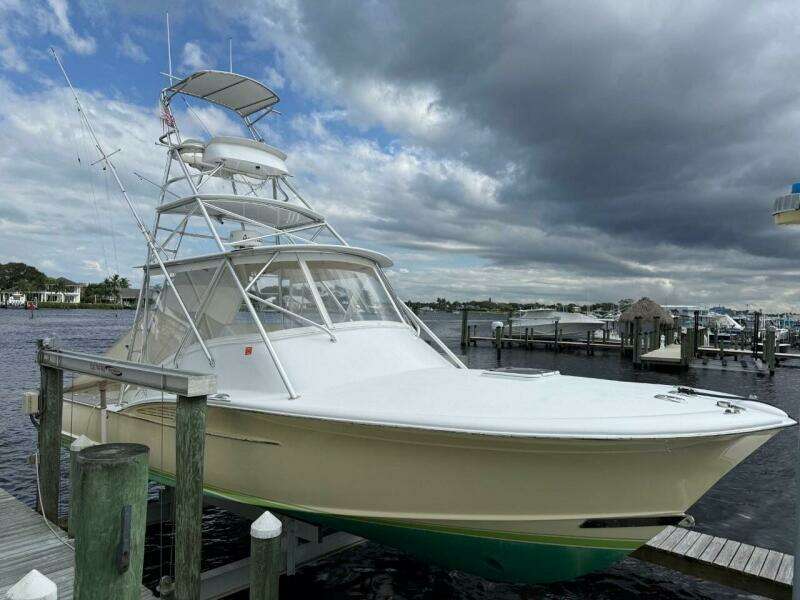 34' Dixon Boat Works Express SF 2008, OSPREY