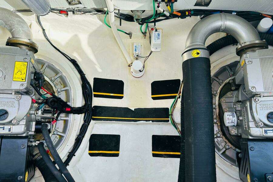 Encore 42ft Sabre Yacht For Sale