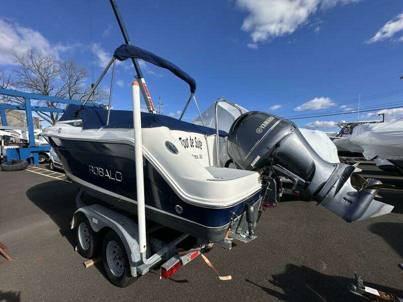 21ft Robalo Yacht For Sale