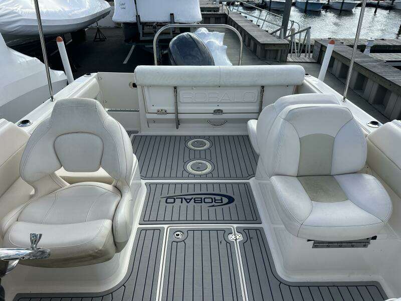 21ft Robalo Yacht For Sale