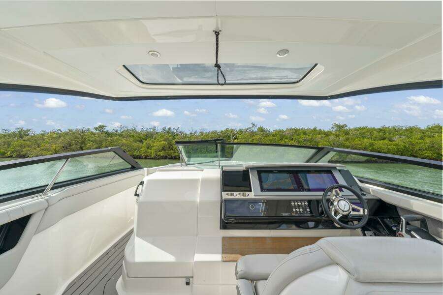 2022 Sea Ray SLX 400 Outboard SEA N SEA