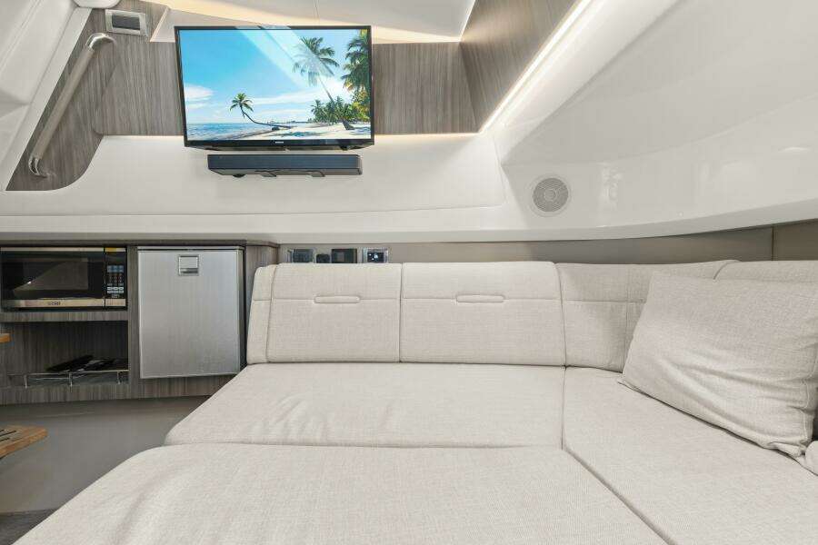 2022 Sea Ray SLX 400 Outboard SEA N SEA