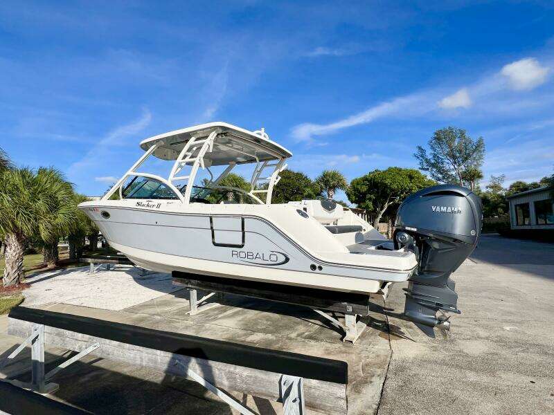 31ft Robalo Yacht For Sale