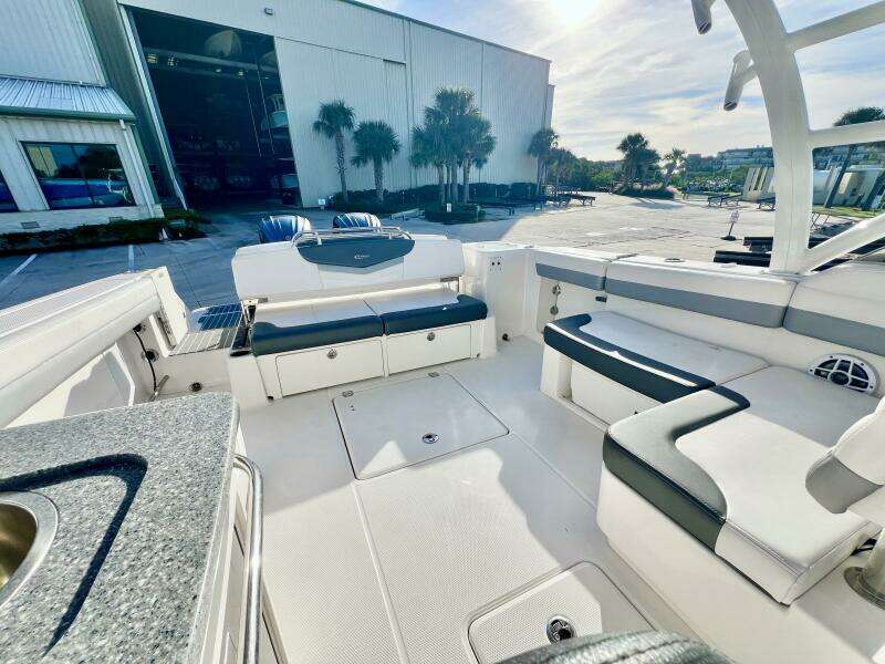 31ft Robalo Yacht For Sale