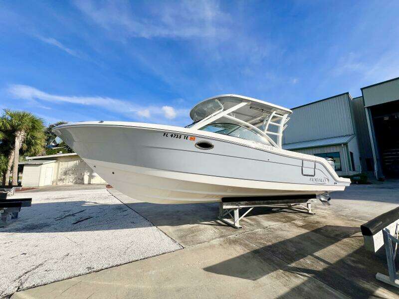 31ft Robalo Yacht For Sale
