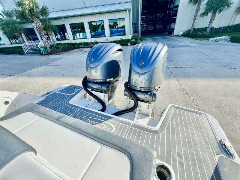 31ft Robalo Yacht For Sale