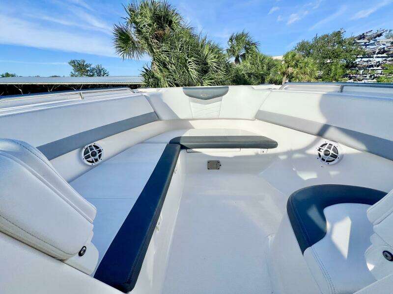 31ft Robalo Yacht For Sale