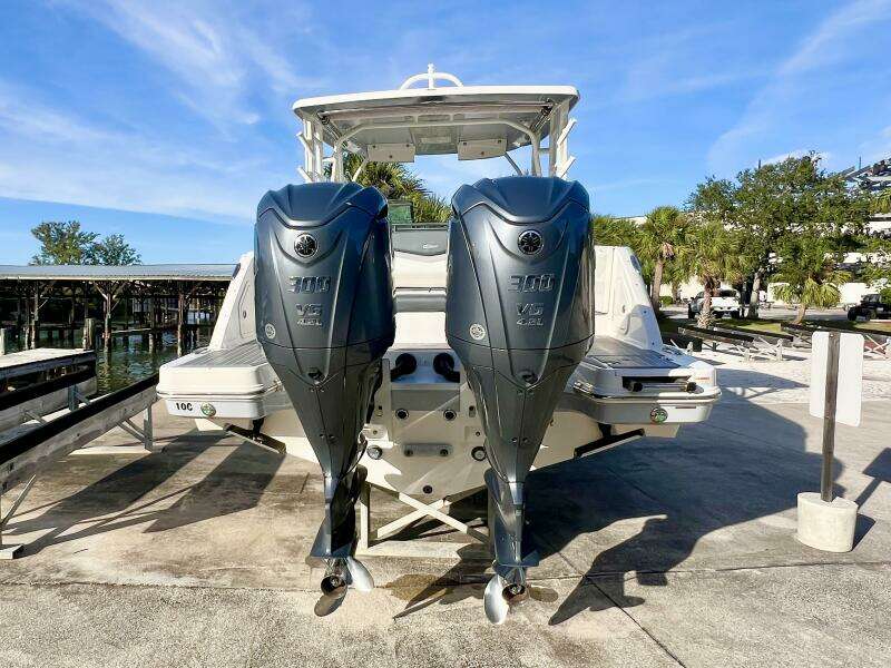 31ft Robalo Yacht For Sale