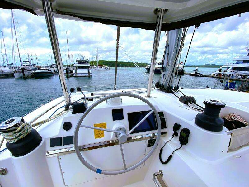 Sunchaser 43ft Bali Yacht For Sale
