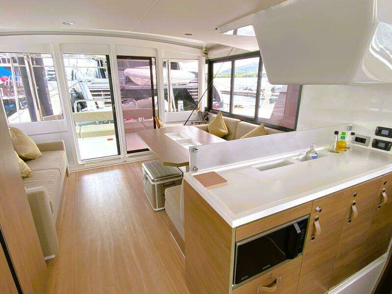 Sunchaser 43ft Bali Yacht For Sale